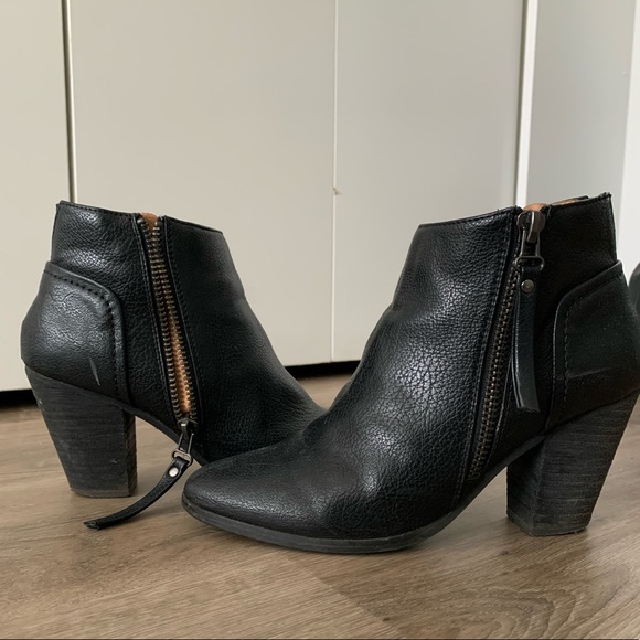Black leather ankle boots - Picture 1 of 1